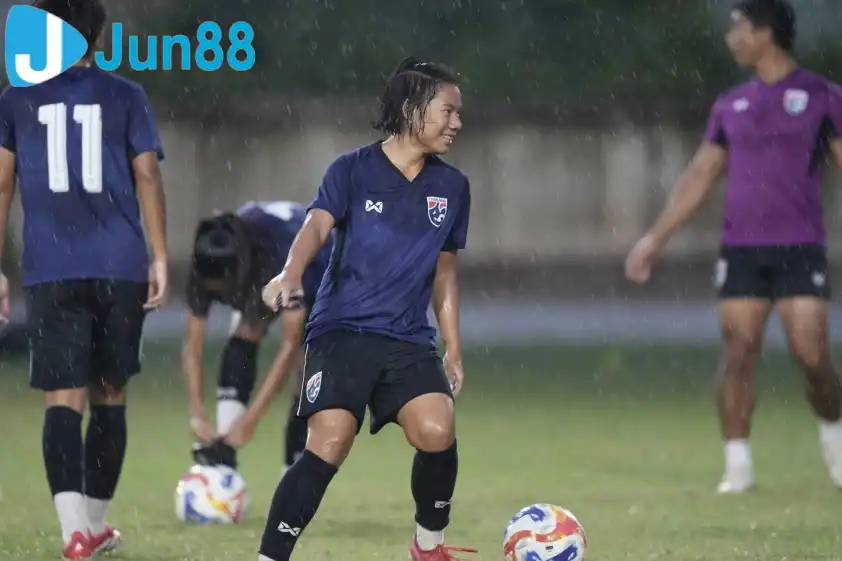 ĐT nữ Thái Lan thể hiện sự quyết tâm lớn trong buổi tập ĐT nữ Thái Lan thể hiện sự quyết tâm lớn trong buổi tập