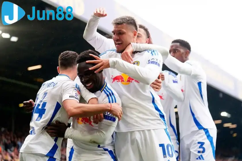 Leeds gặp thử thách đầu tiên khi trở lại Ngoại hạng Anh. (Ảnh: Internet) Leeds gặp thử thách đầu tiên khi trở lại Ngoại hạng Anh. (Ảnh: Internet)