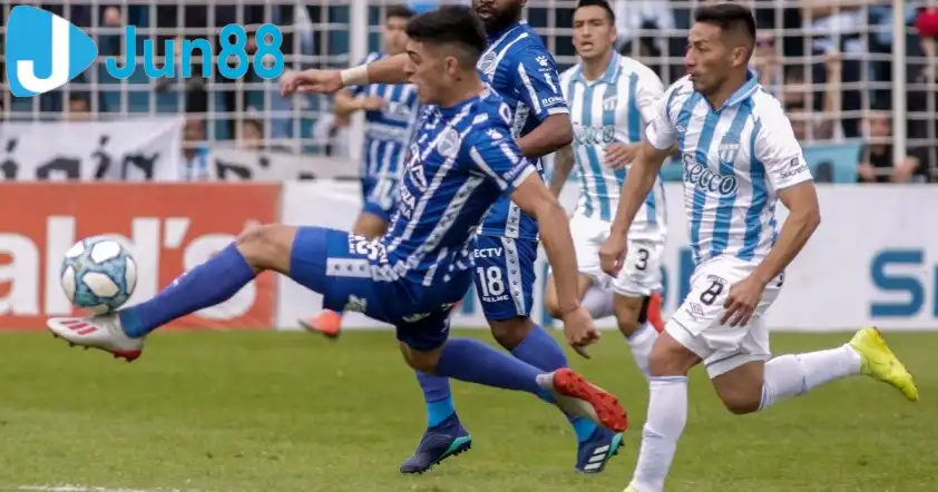 Cả hai đội đều đang có phong độ không tốt nhưng Atl. Tucumán vẫn được đánh giá cao hơn. Cả hai đội đều đang có phong độ không tốt nhưng Atl. Tucumán vẫn được đánh giá cao hơn.