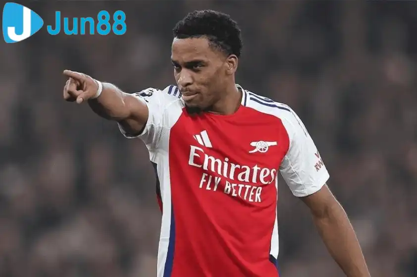 Timber đang thi đấu quá xuất sắc bên hành lang cánh phải của Arsenal Timber đang thi đấu quá xuất sắc bên hành lang cánh phải của Arsenal. Ảnh: CLB