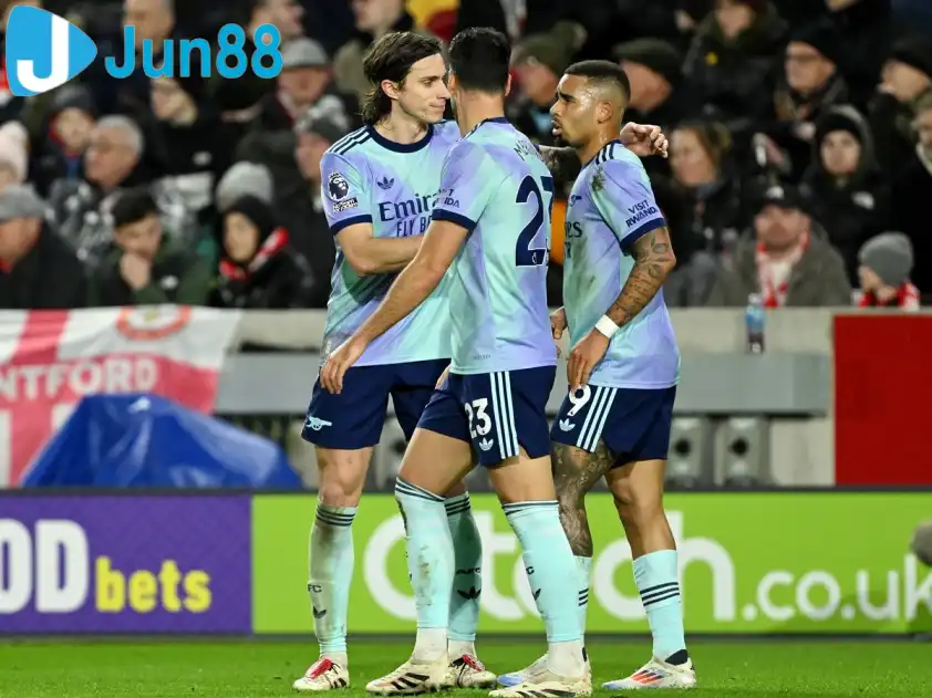 Trận Đấu Nảy Lửa giữa Arsenal và Brentford tại Thủ Đô London